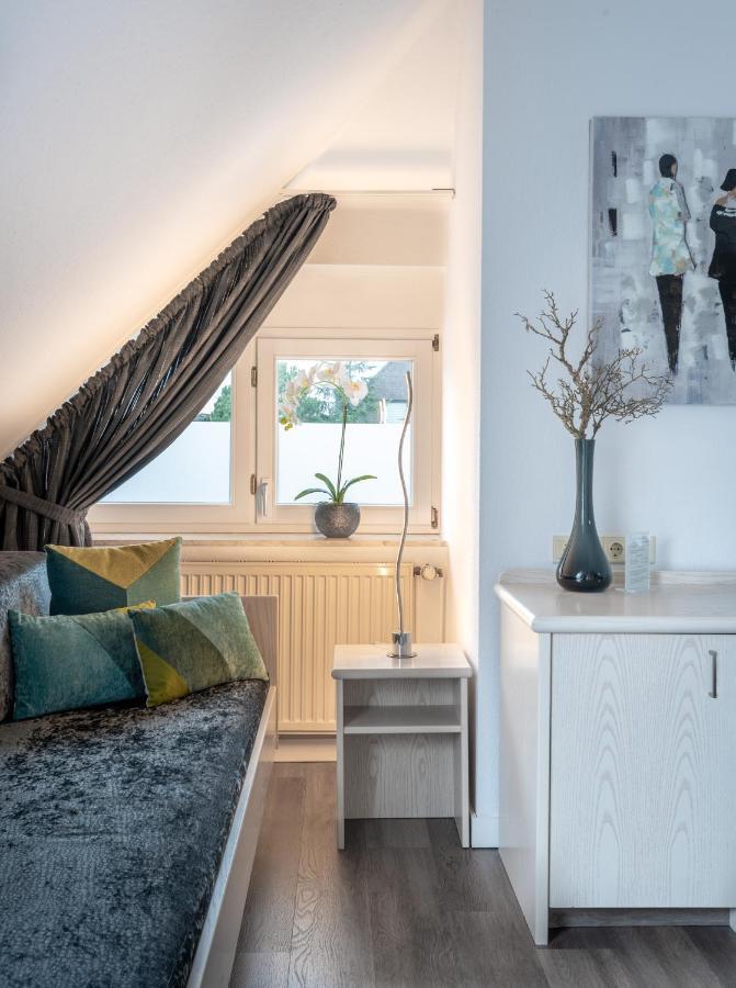 Hotel Zur Krone Meerbusch Eksteriør bilde